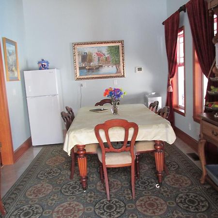 Mansion Inn Lake Stevens Екстер'єр фото